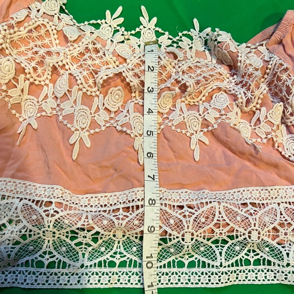 Laced Crop top - Picture 5 of 5